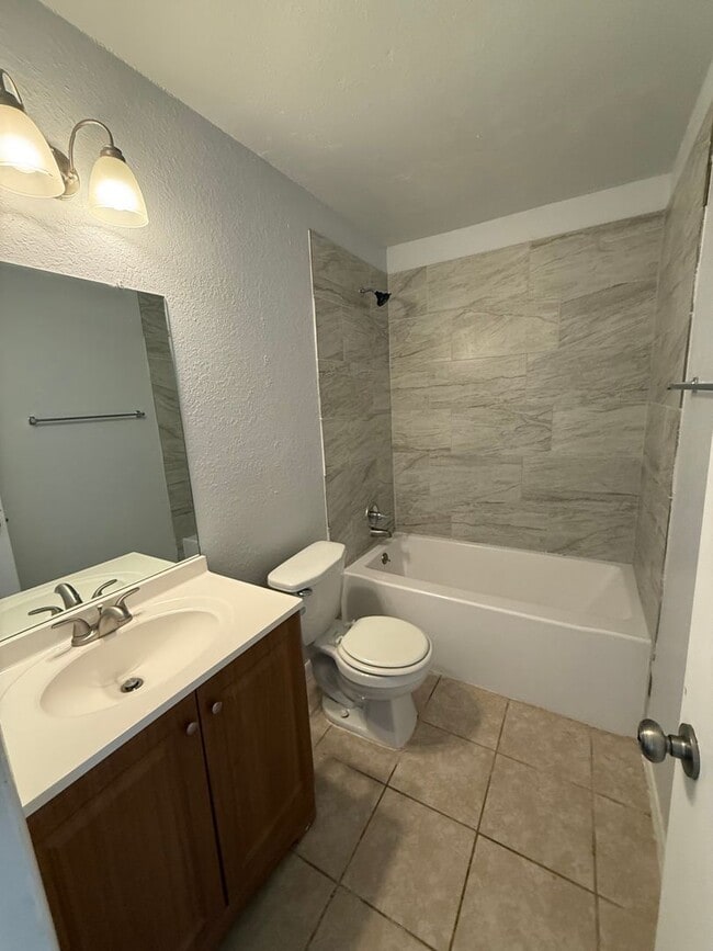 Building Photo - 1610 Indian Trail