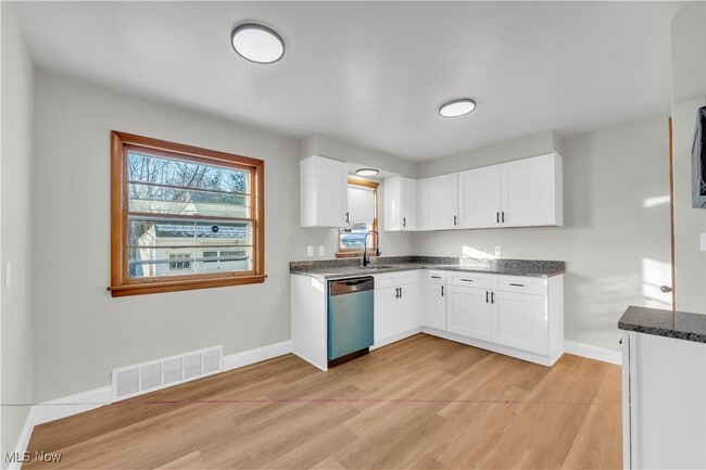 Building Photo - 20870 Wilmore Ave