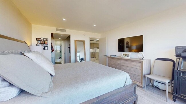 Building Photo - 600 Three Islands Boulevard