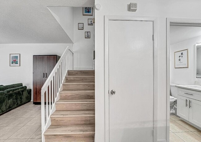 Building Photo - 2439 24th Way