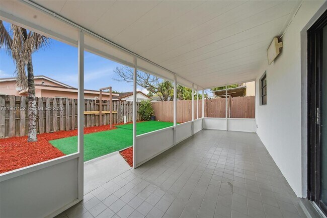 Building Photo - 1281 W 42nd St