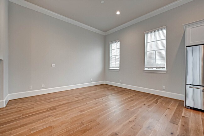 Building Photo - 2234 Lou Ellen Ln