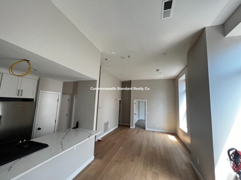 Building Photo - 1661-1663 Washington St. Unit 306