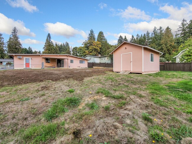 Building Photo - Charming Rambler with Ample Parking and Gr...