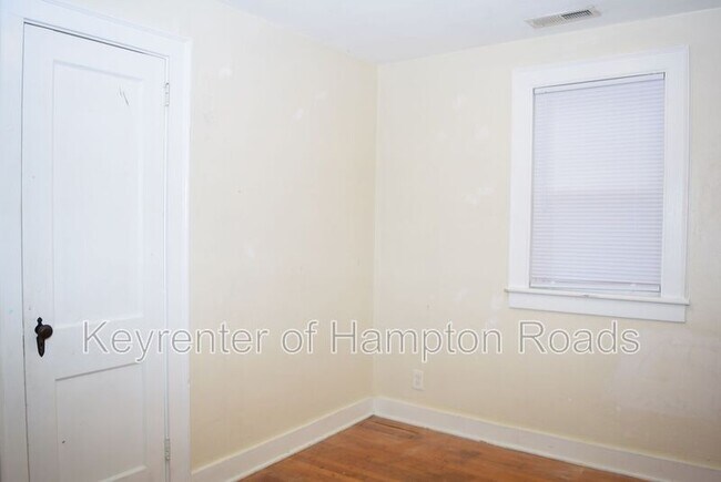 Building Photo - 1303 Tallwood St