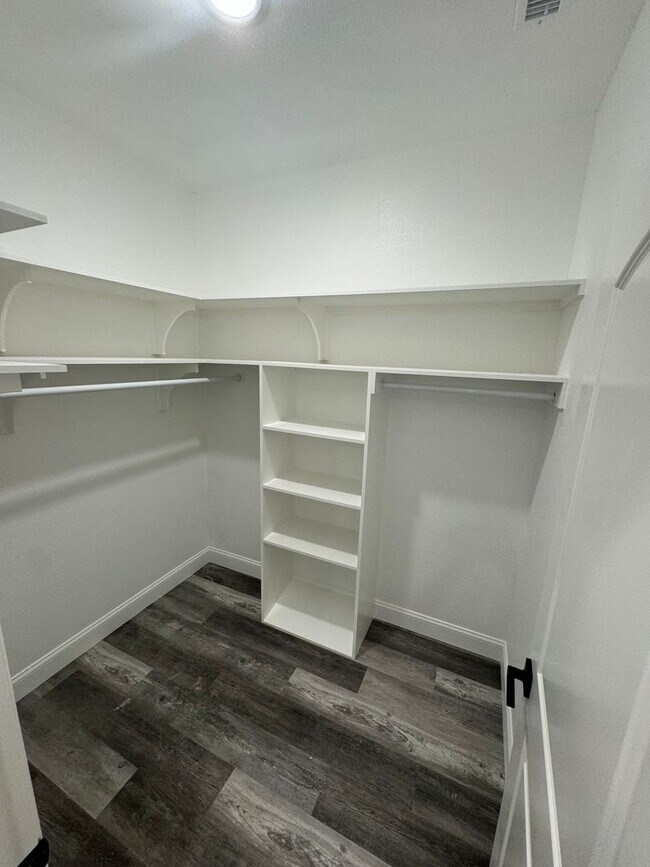 Building Photo - Beautiful modern Townhome in Peaster ISD NO Water Bill -  Fenced Yard - GATED: Spring Move in Spe...