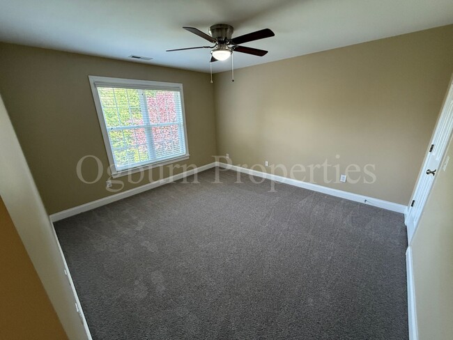 Building Photo - 880 Cameron Village Dr