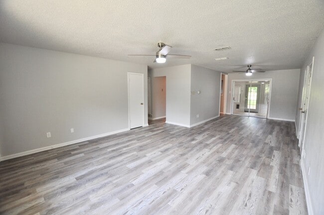 Building Photo - FOR LEASE! Nice Remodeled - 3 BR – 2 BA – ...