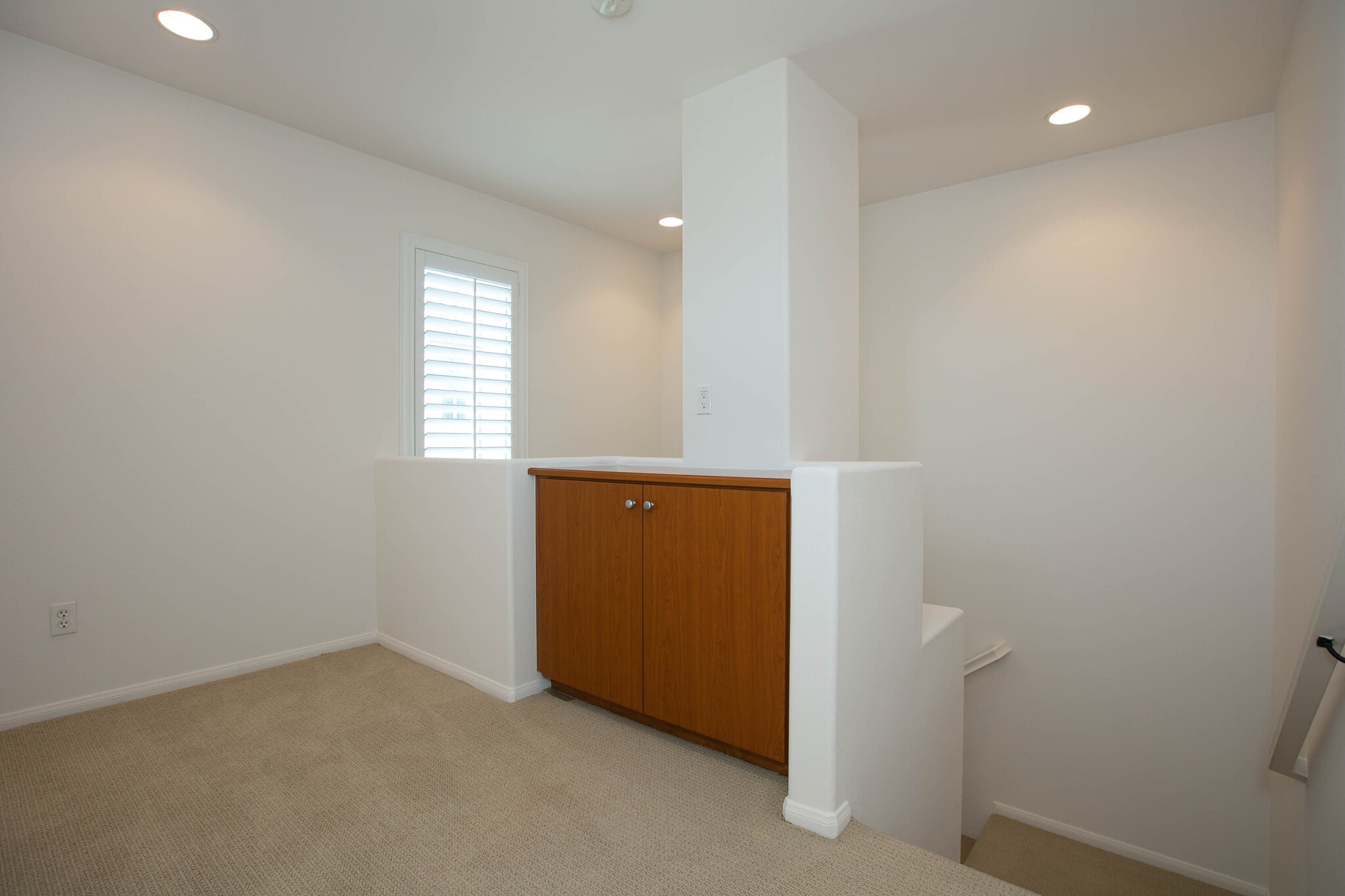 Building Photo - 720 S San Fernando Blvd