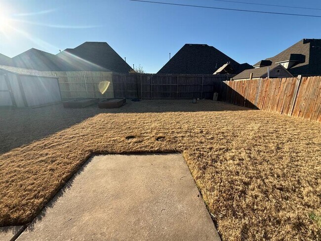 Building Photo - 18509 Chestnut Oak Dr