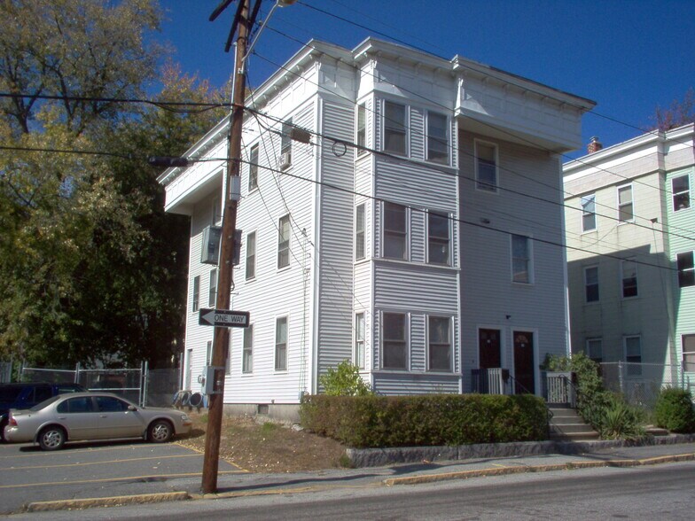 First floor - 98 Snow St