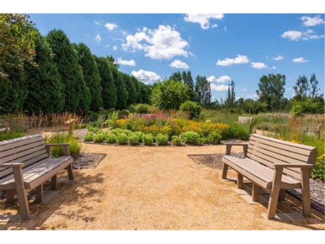 Building Photo - 3515 Cherry Ln