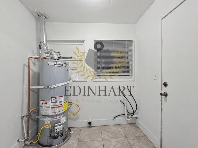 Building Photo - 1838 Monterey St