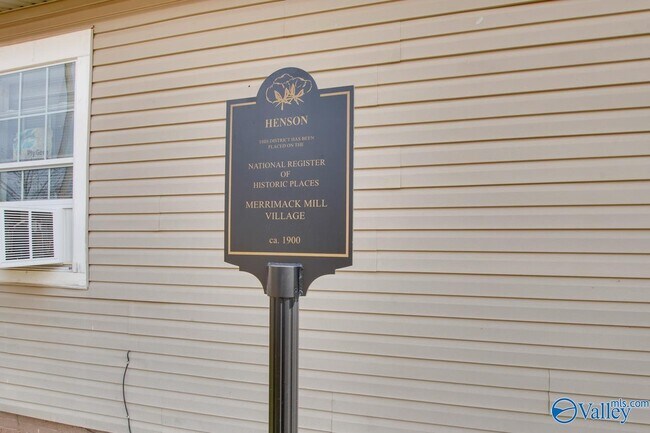 Building Photo - 3701 Fairview St SW