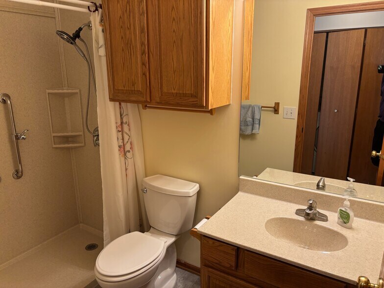 Bath - 495 S 51st St