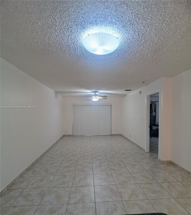 Building Photo - 448 Lakeview Dr