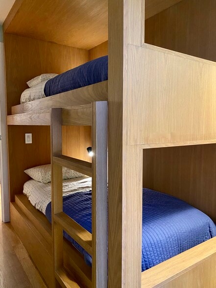 Built in bunks - 19 Conselyea St