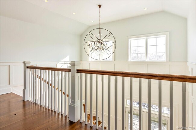 Building Photo - 695 Sound Dr