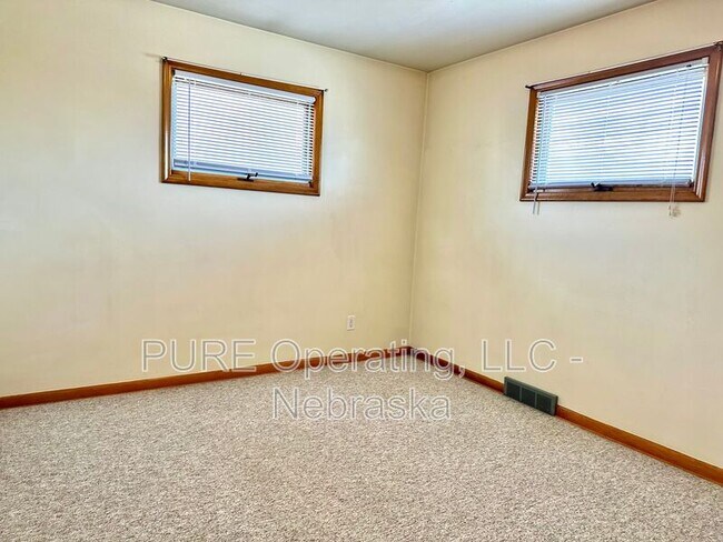 Building Photo - 2205 Lindyview Rd