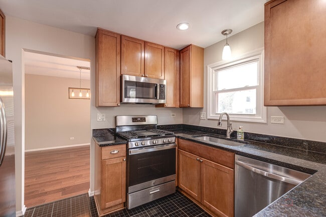 Building Photo - 285 Stanton Dr