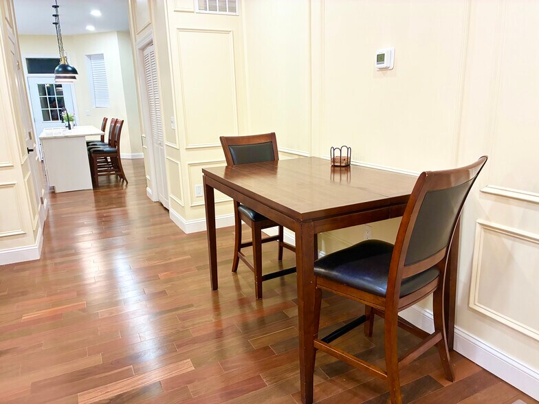Dining area - 1906 Madison Ave