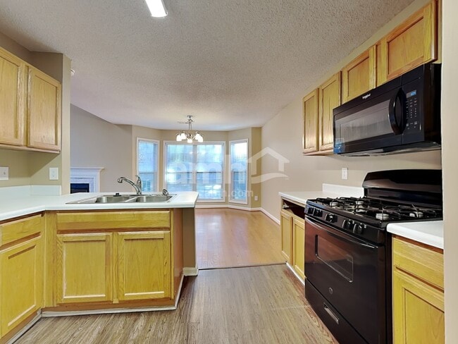 Building Photo - 4220 Lake Woodard Dr