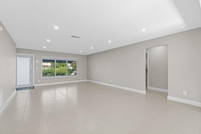 Building Photo - 330 S Golf Blvd