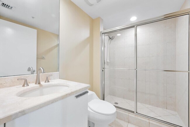 Building Photo - 14951 Royal Oaks Ln