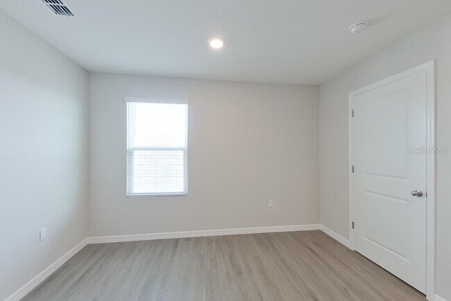 Building Photo - 8642 SW 43rd Ter