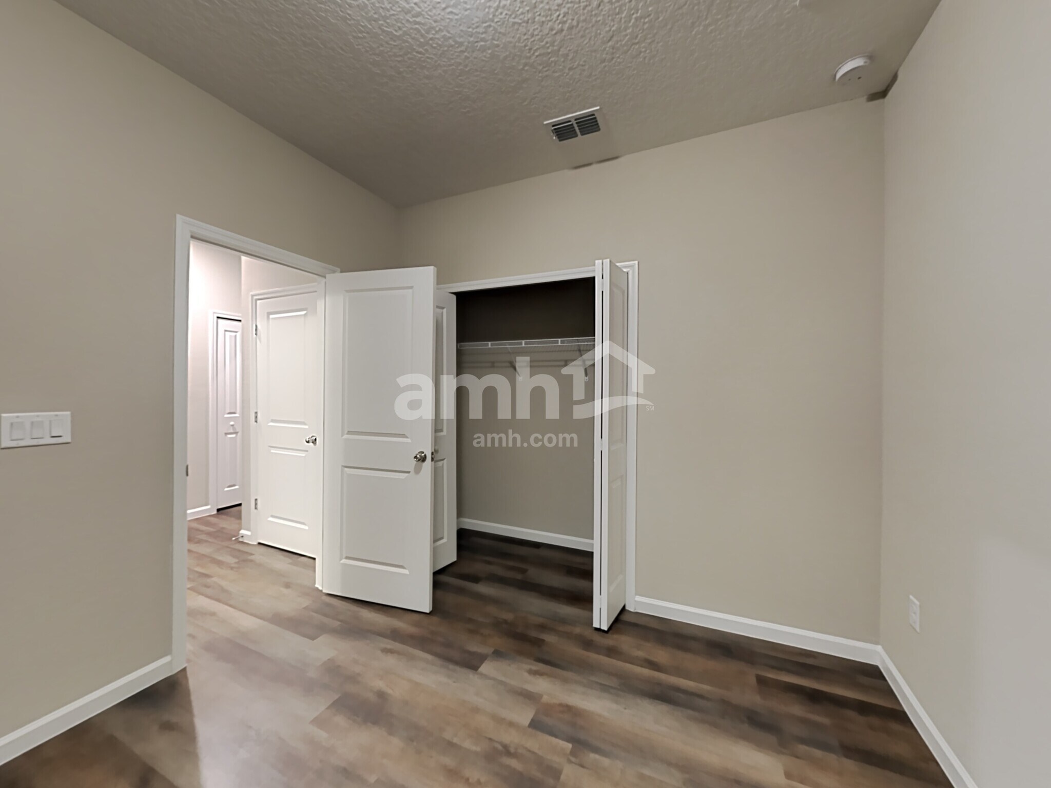 Building Photo - 60 Hemlock Point