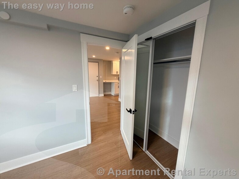 Building Photo - 132 Sherman St