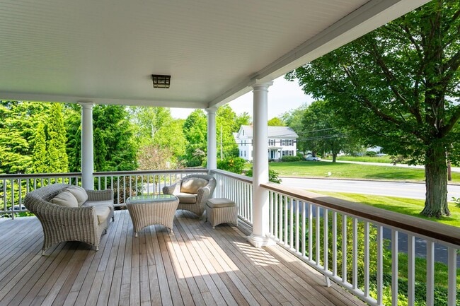 Building Photo - 26 N Main St