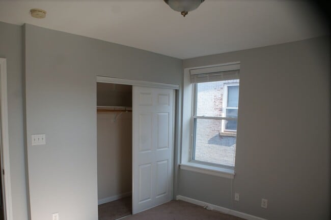 Building Photo - 4158 W Pine Blvd