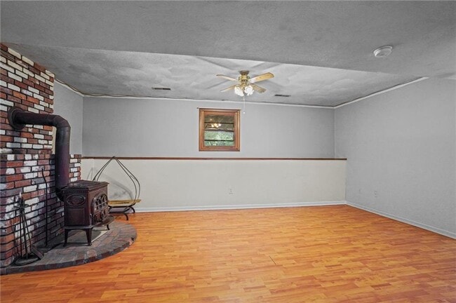 Building Photo - 125 Lewis Farm Rd