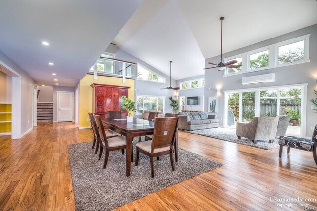 Building Photo - Very Spacious by the Ocean 3BR/3BA/2CarGarage in Kaimalino