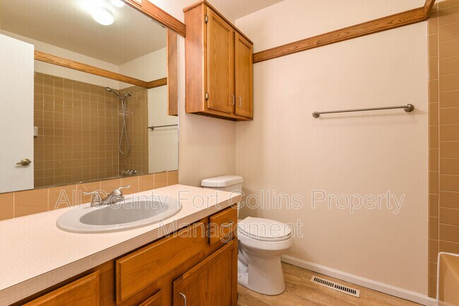 Building Photo - 3907 Benthaven St