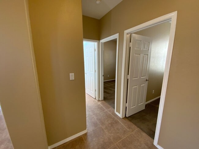 Building Photo - 3 Bedroom Single Story Home Available Near...