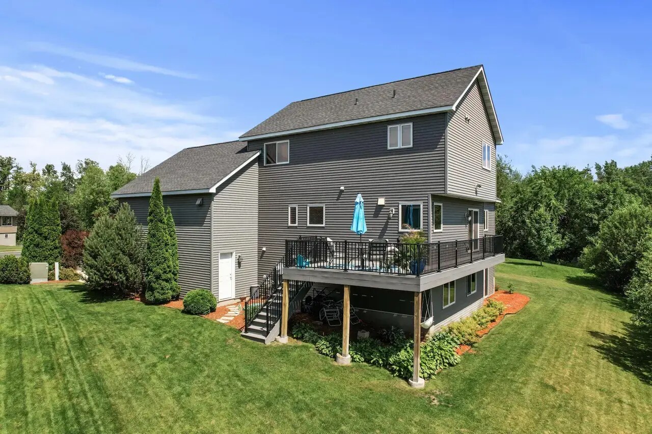 Building Photo - 5265 Fenson Ct N