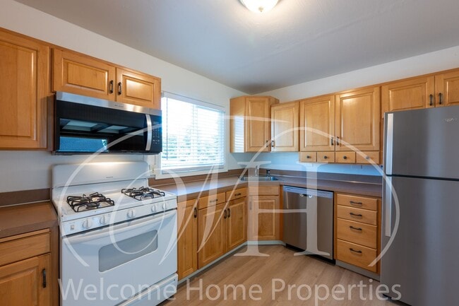Building Photo - 3 Bedroom Single-Family Home in East Walla...