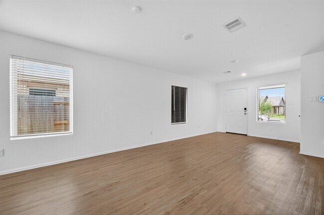 Building Photo - 9007 Estes Lks Dr