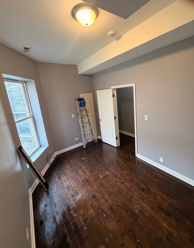 Building Photo - 705 W Garfield Blvd