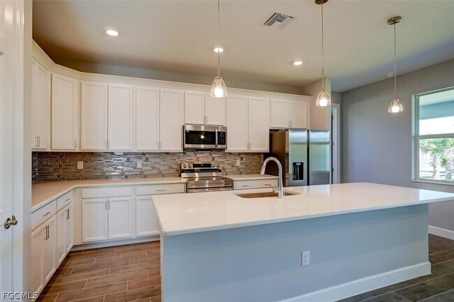 Building Photo - 4313 NW 27th Terrace