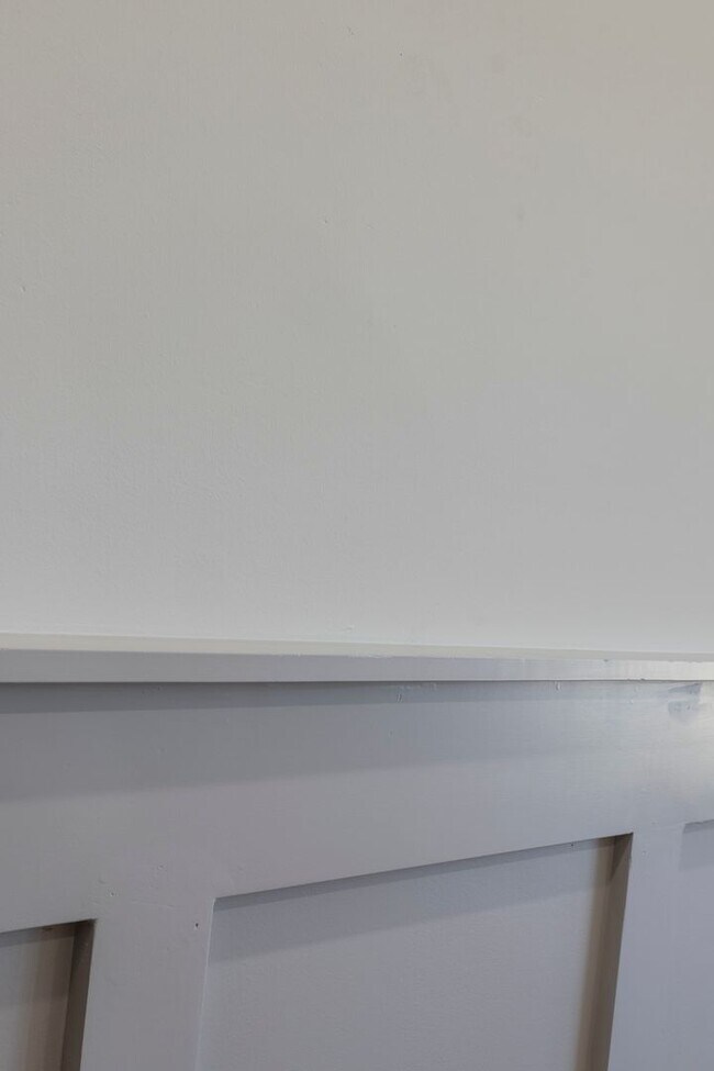 Building Photo - Spacious 2-Bedroom Apartment for Rent