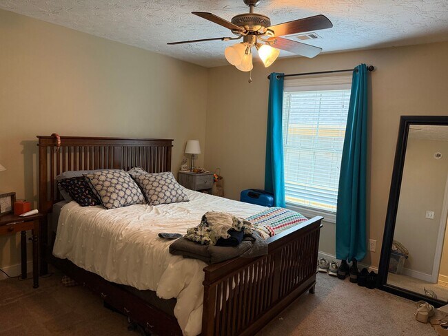 Building Photo - 513 Greentree Terrace