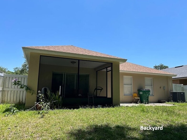 Building Photo - 5023 Quadrangle Ct