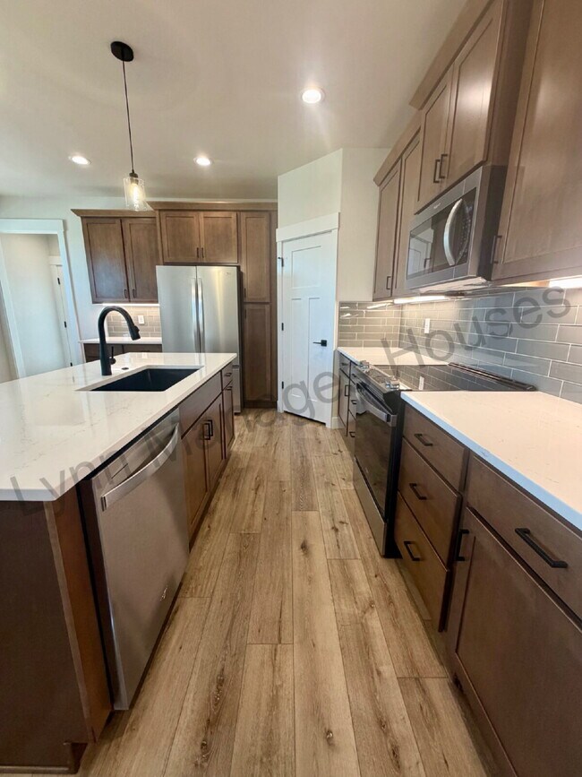 Building Photo - Brand New Single Family Home!