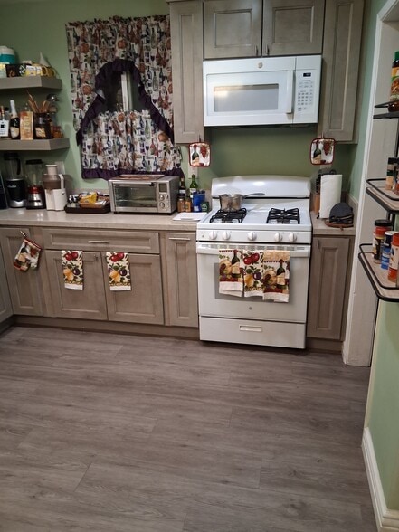 Building Photo - 5361 Sierra St