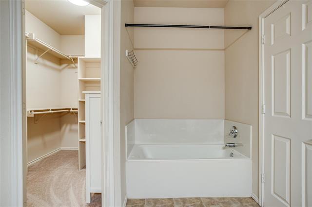 Building Photo - 187 Castleridge Dr