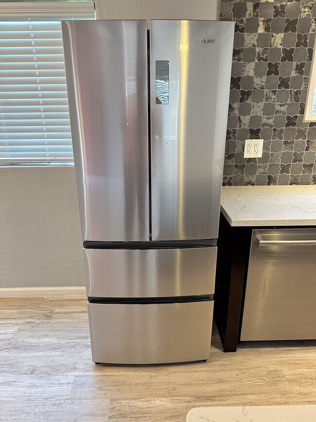 Building Photo - 1936 N Tucson Blvd