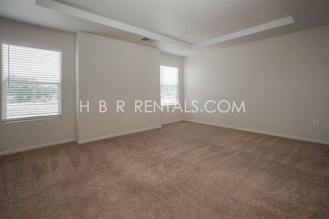 Building Photo - Charming 4-Bed, 2.5-Bath Home in Tracy’s E...